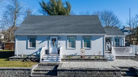 10 Wayne St, Fall River, MA 02721 photo 2