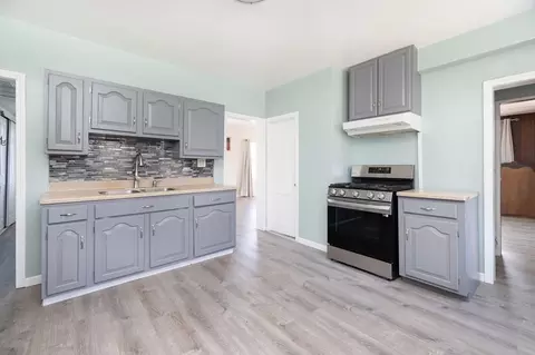 60 Roy St, Chicopee, MA 01013 photo 13