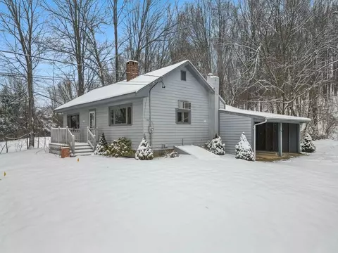 644 Salem St, Groveland, MA 01834