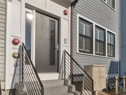 708 E 6th St #1, Boston, MA 02127