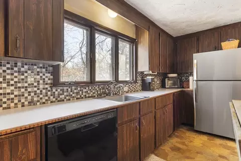 5 Bartlett Rd, Randolph, MA 02368 photo 4