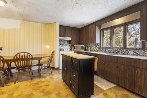 5 Bartlett Rd, Randolph, MA 02368 photo 6