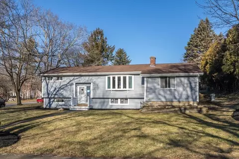 62 Causeway St, Hudson, MA 01749