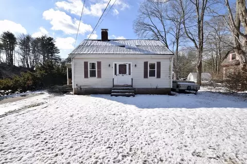 148 Wareham St, Middleboro, MA 02346