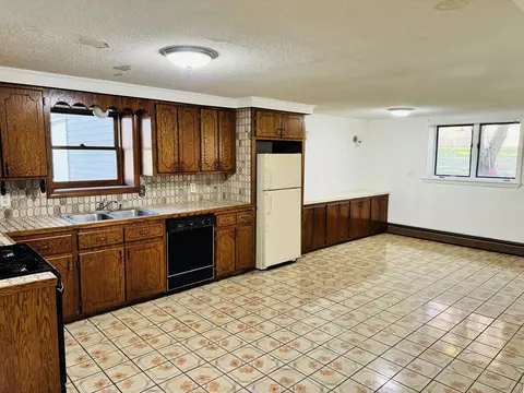 1630 Meridian St, Fall River, MA 02720 photo 22