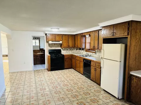 1630 Meridian St, Fall River, MA 02720 photo 24