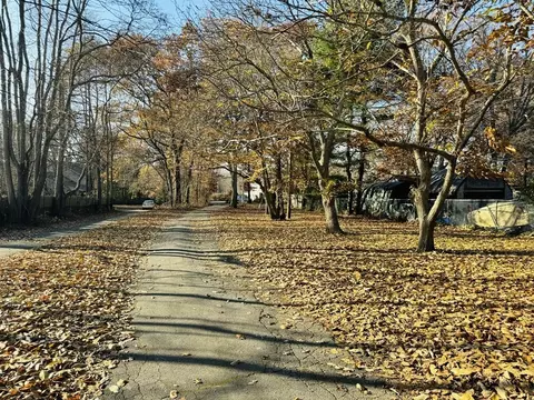 1630 Meridian St, Fall River, MA 02720 photo 2