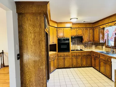 1630 Meridian St, Fall River, MA 02720 photo 25