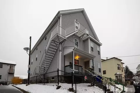 140 Pearce St, Fall River, MA 02720