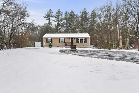 135 Bedford St, Lakeville, MA 02347