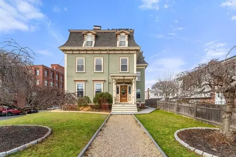 120 Central St #2, Somerville, MA 02145