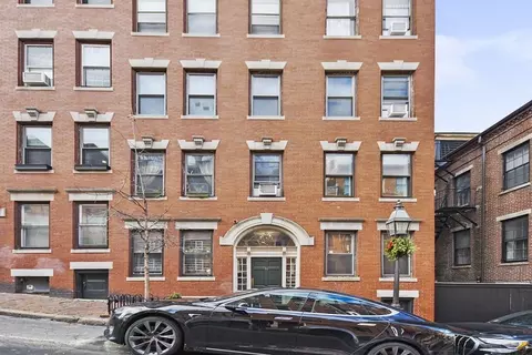 31 Irving St #1, Boston, MA 02114