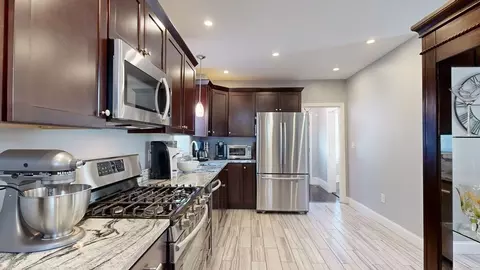 62 Lynn St, Everett, MA 02149 photo 9