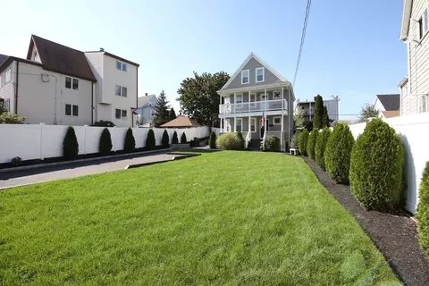62 Lynn St, Everett, MA 02149 photo 2