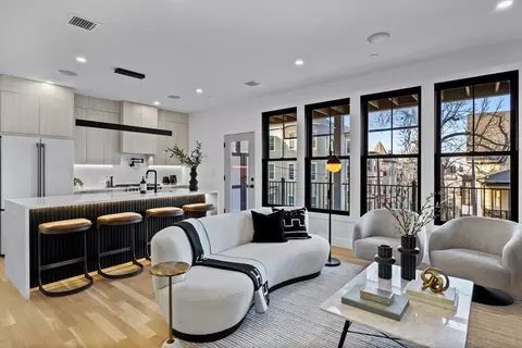 25 Sachem St #101, Mission Hill, MA 02120