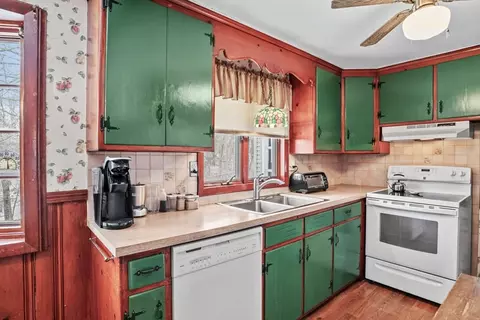64 Timothy Cir, Springfield, MA 01119 photo 4