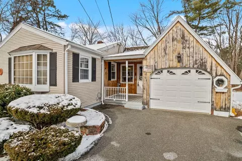 64 Timothy Cir, Springfield, MA 01119 photo 2