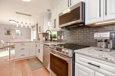 255 King Philip St, Raynham, MA 02767