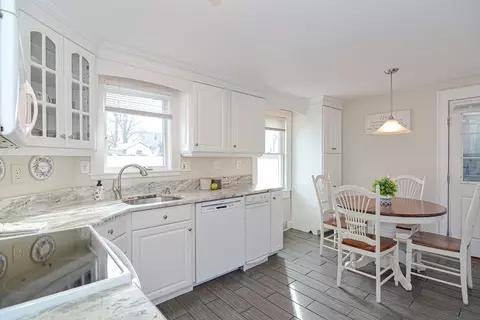 35 Colasanti Rd, Weymouth, MA 02191
