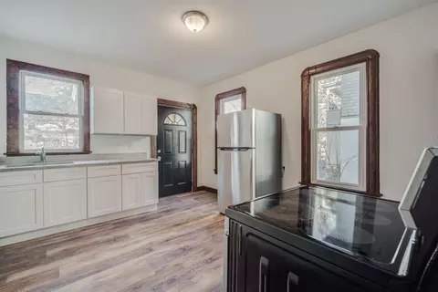 64 Colonial Ave, Springfield, MA 01109 photo 9
