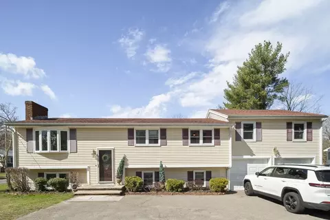 35 Hodges St, Taunton, MA 02780