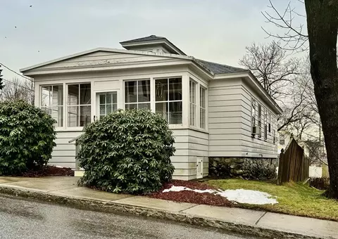 36 Fairgrove Ave, Lowell, MA 01851