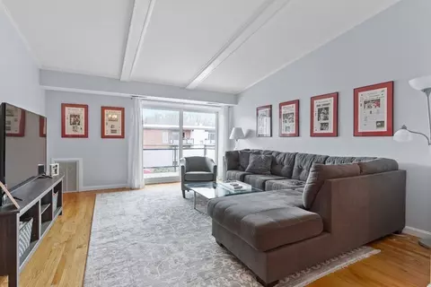 55 Broadlawn Park #16B, Boston College, MA 02467
