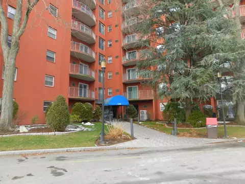 115 W Squantun St #816, Quincy, MA 02171