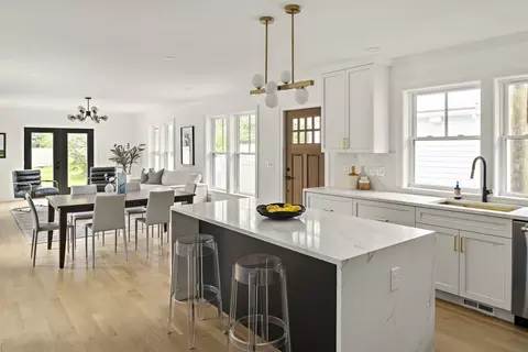 10 Pillion Ct #10, Newton, MA 02460