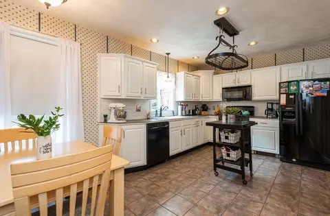 24 North St, Georgetown, MA 01833 photo 11