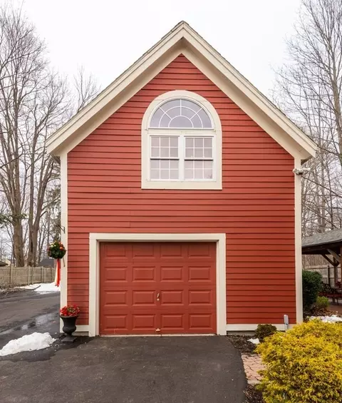 24 North St, Georgetown, MA 01833 photo 3