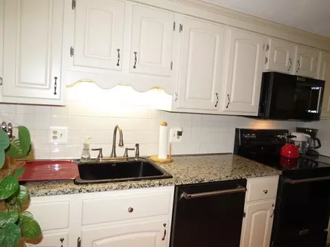 4 Old Stone Way #4, Weymouth, MA 02189