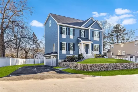 54 Track Rd, Reading, MA 01867 photo 2
