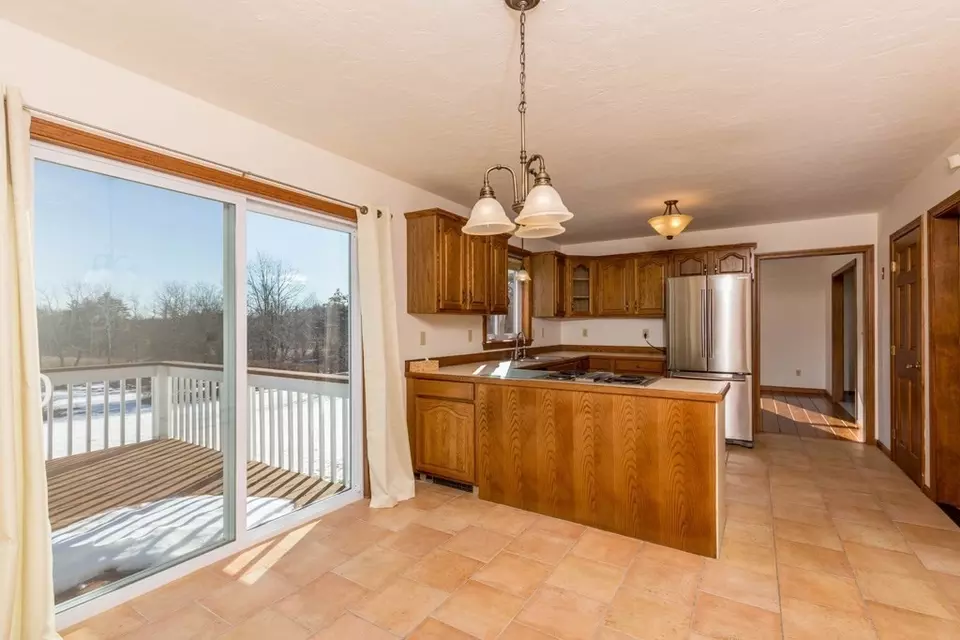 75 Heywood Rd, Sterling, MA 01564 17 Photos Movoto