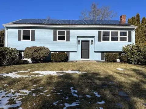 3 Carriage Dr, Auburn, MA 01501