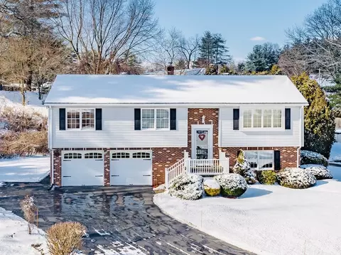 239 Braeburn Rd, East Longmeadow, MA 01028