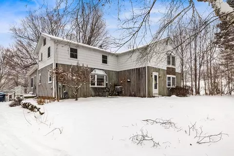 220 Upper North Row Rd, Sterling, MA 01564