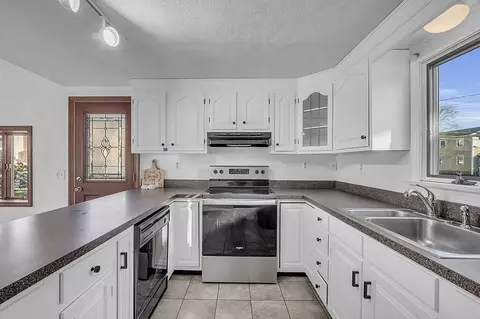 29 Wilson St, Reading, MA 01867 photo 6