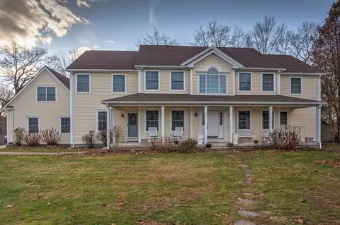 49 Owen Dr, Amherst, MA 01002