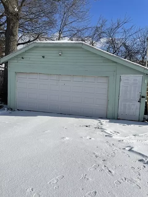 23 Preston St, Springfield, MA 01109 photo 2
