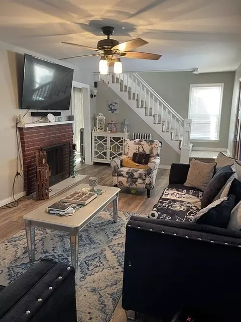 23 Preston St, Springfield, MA 01109 photo 5