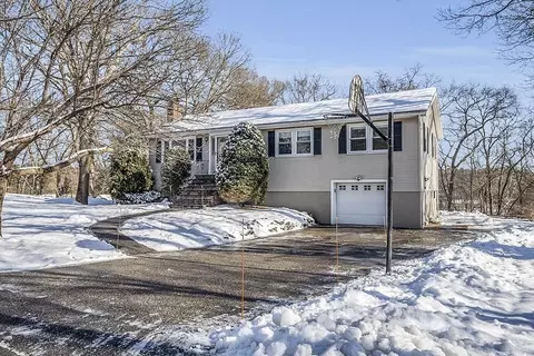 7 Cedar Hill Dr, Danvers, MA 01923 photo 2