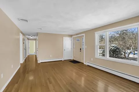 7 Cedar Hill Dr, Danvers, MA 01923 photo 3