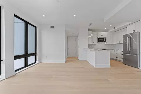 519 E 2nd St #208, Boston, MA 02127