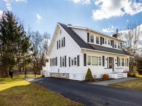11 Linden St, Easton, MA 02356