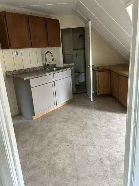 74-76 Knox St, Springfield, MA 01105 photo 13