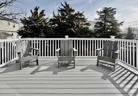 Exterior - 33 Warfield Ave, Hull, MA 02045 photo 2 of 8