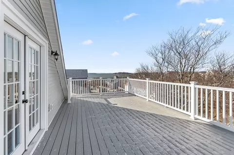 Exterior - 33 Warfield Ave, Hull, MA 02045 photo 4 of 8