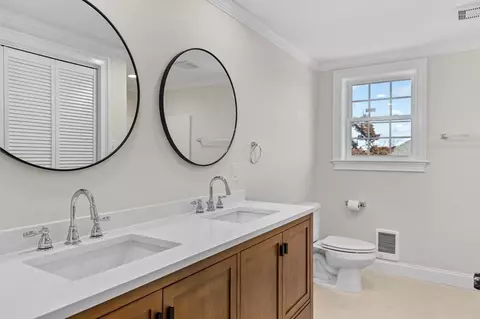 Bath - 33 Warfield Ave, Hull, MA 02045 photo 5 of 5