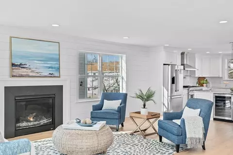 Living - 33 Warfield Ave, Hull, MA 02045 photo 2 of 3